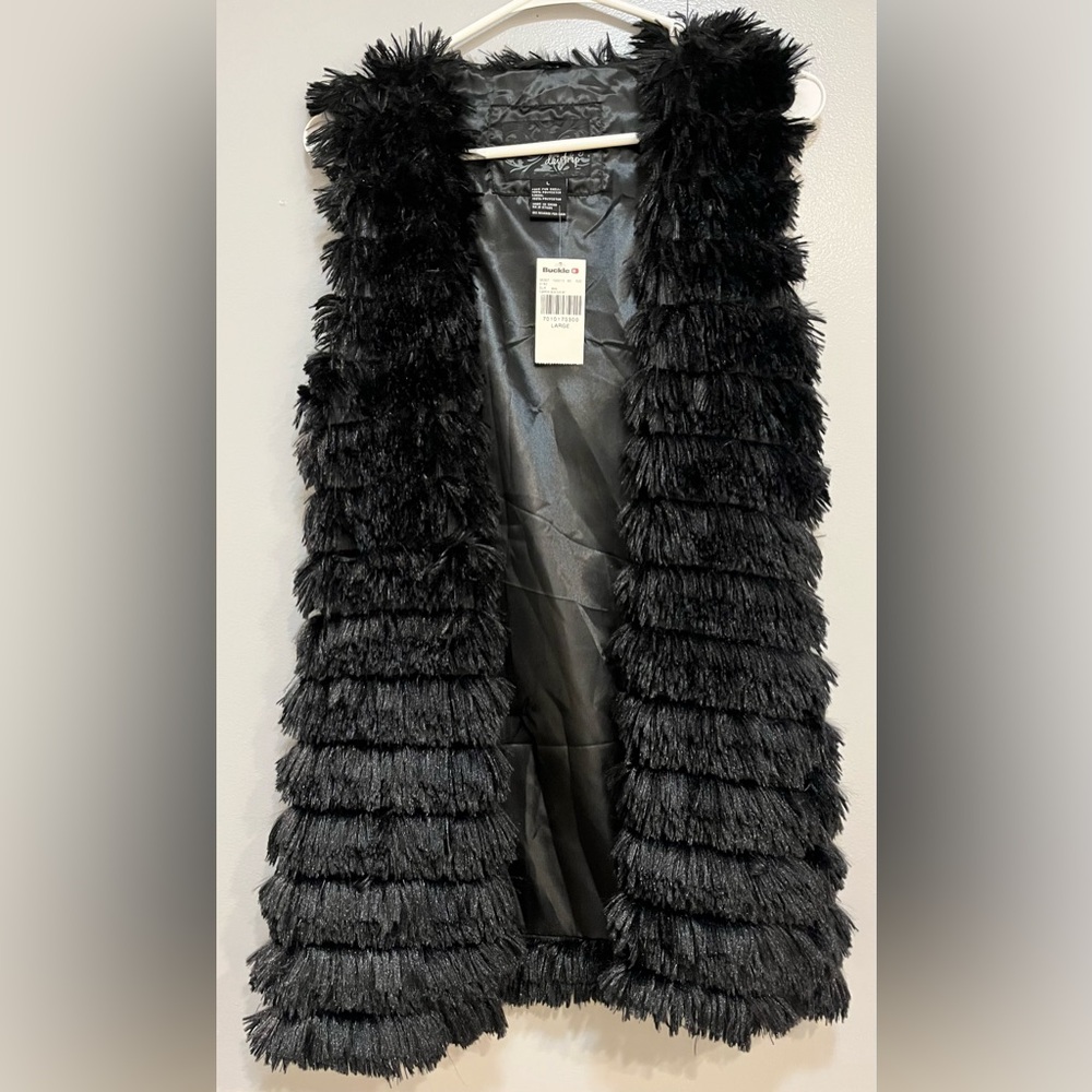 NWT Daytrip Faux fur vest. Sz Large. Black